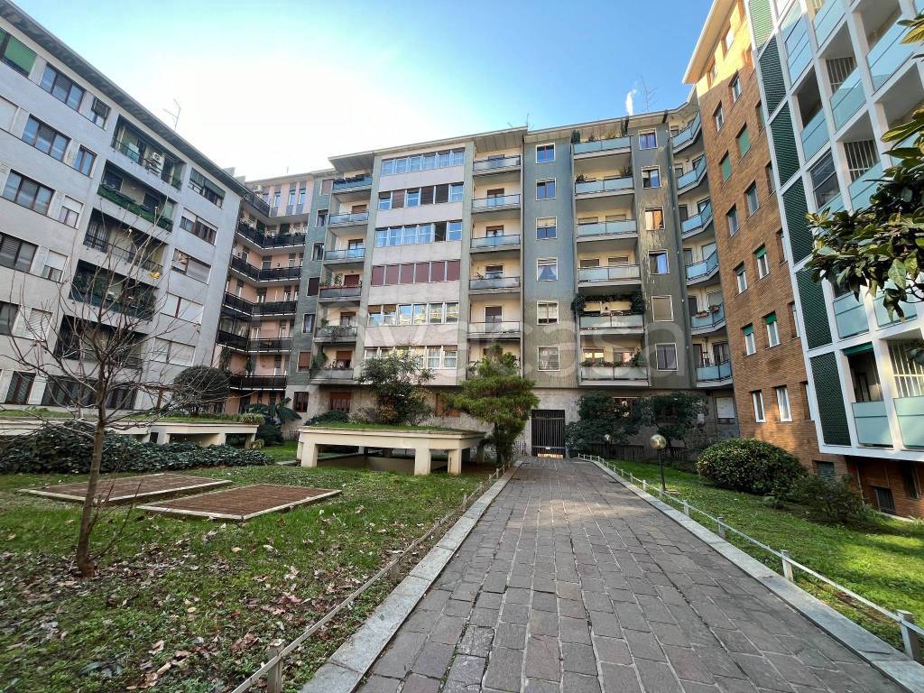 Appartamento in affitto a Milano via Giuseppe Vigoni, 12