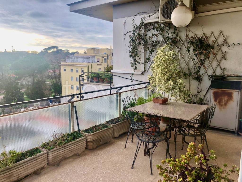 Appartamento in vendita a Roma via Pietro Mascagni, 200