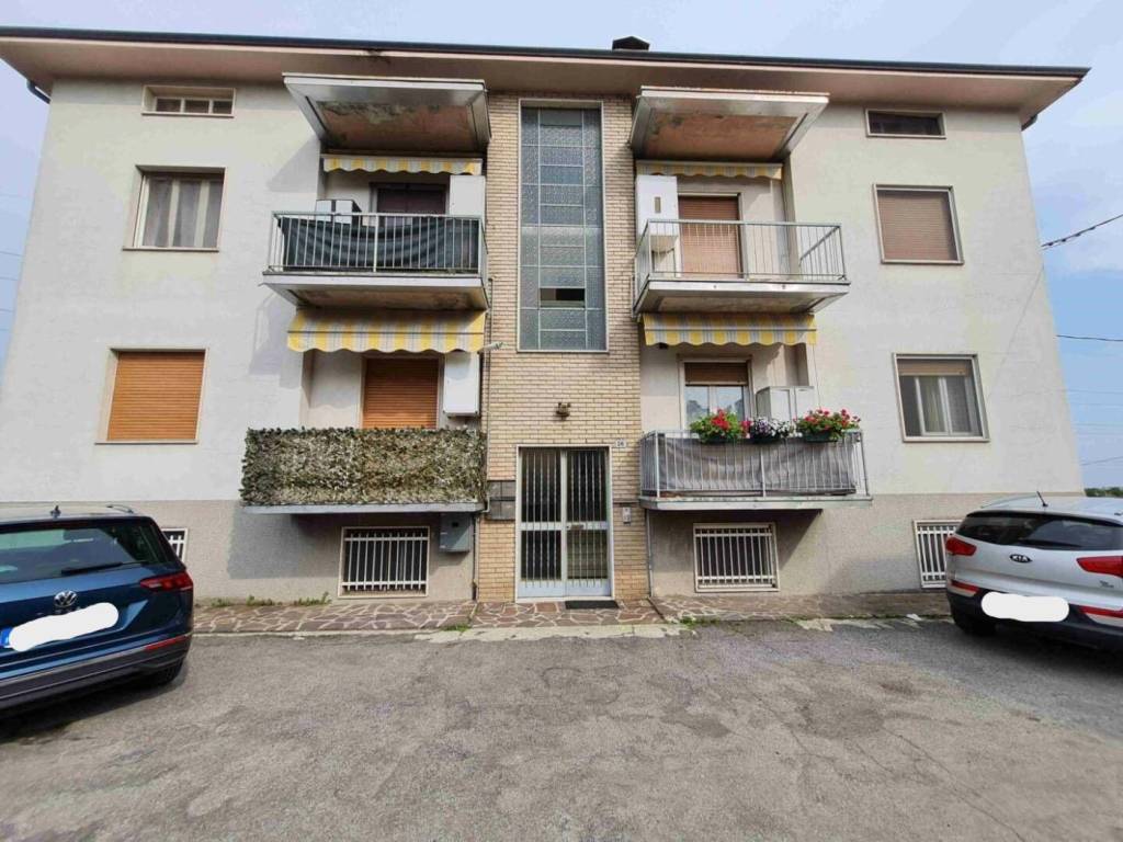 Appartamento all'asta a Brembate di Sopra via Gian Battista Rubini, 26