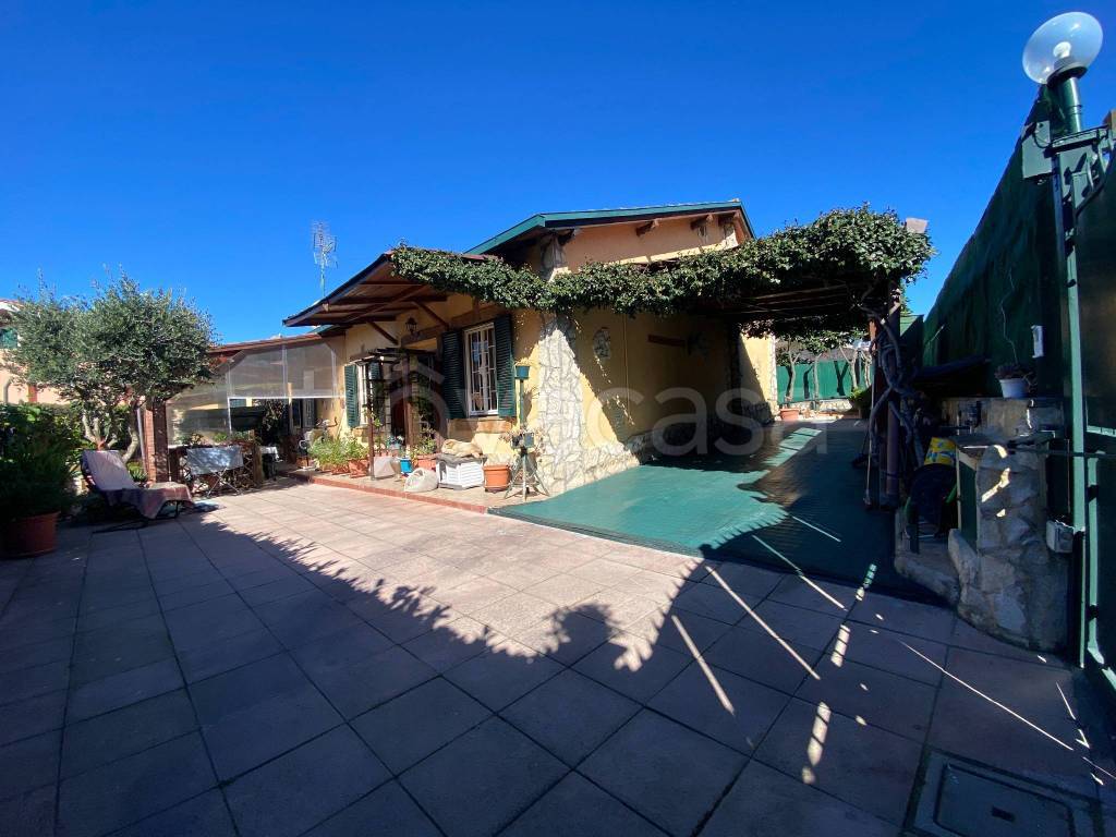 Villa in vendita a Grottaferrata via del Casalaccio, 61