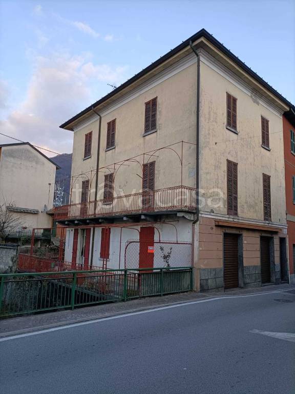 Casa Indipendente in in vendita da privato a Mandello del Lario via Risorgimento, 2