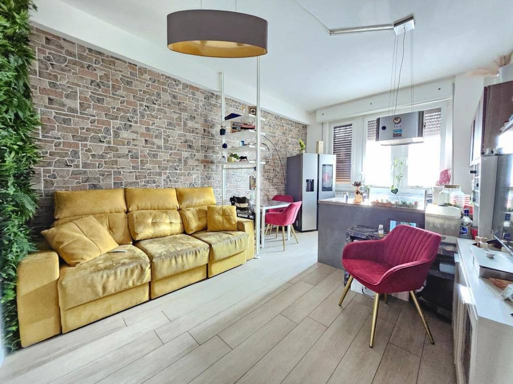Appartamento in vendita a Milano via Plezzo, 56