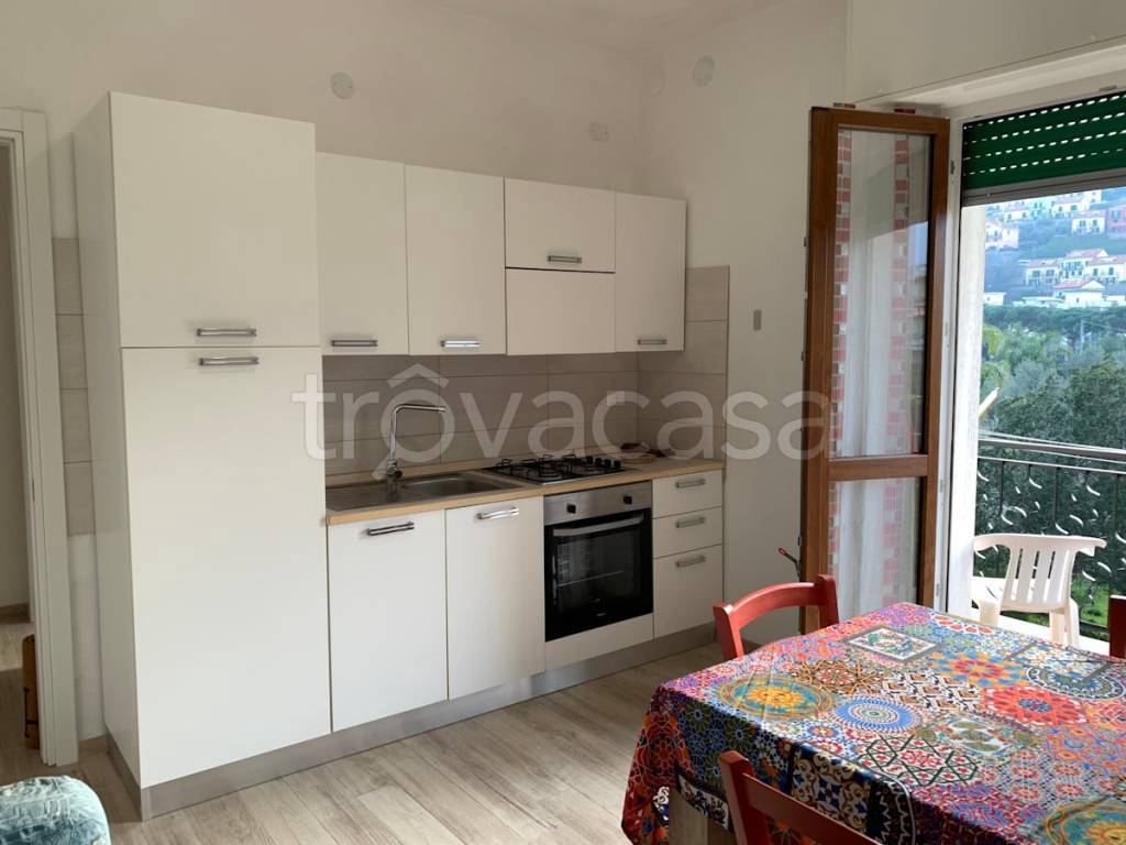 Appartamento in vendita a Pietra Ligure via Piani