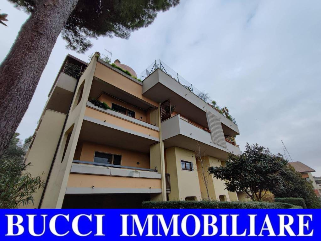Appartamento in vendita a Pescara via Mario Mantini, 5