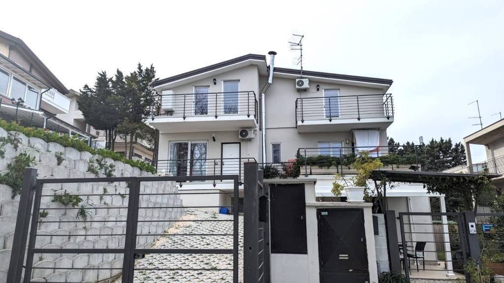Villa a Schiera in vendita a Pescara strada Casone, 48/b