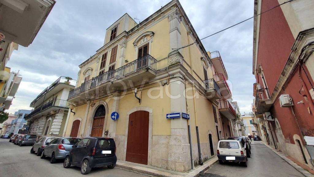 Casa Indipendente in vendita a Triggiano via Cesare Battisti, 128