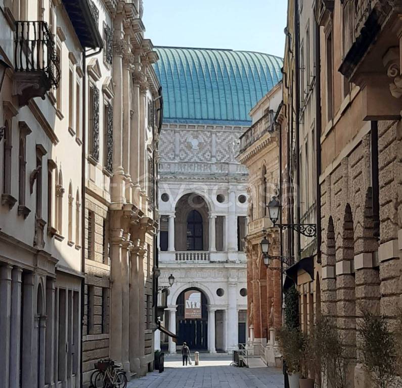 Negozio in affitto a Vicenza corso Andrea Palladio