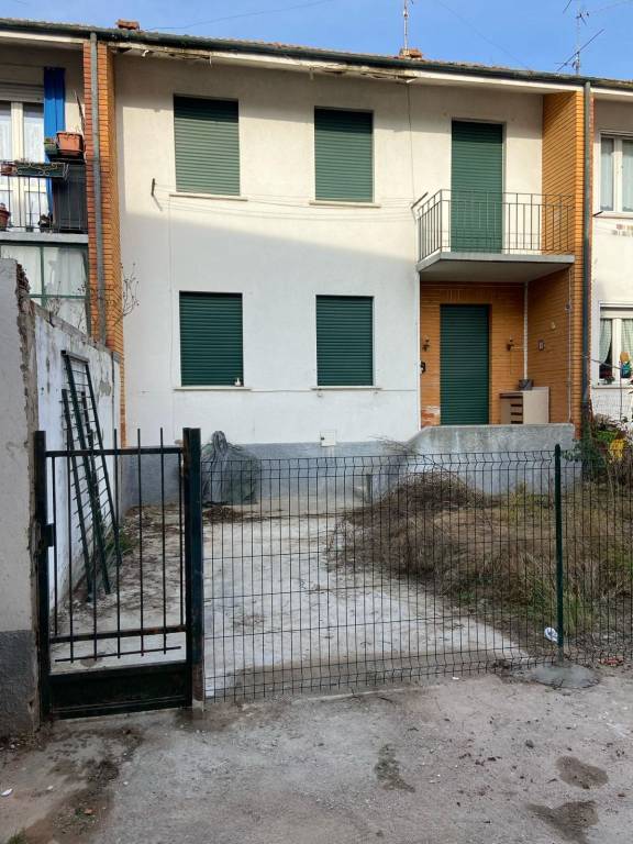 Villa a Schiera in vendita a Merate viale Giuseppe Verdi, 8
