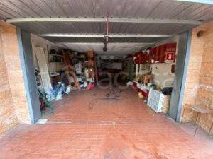 Garage in vendita a Genova via del Manzasco