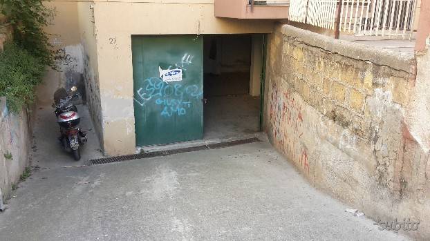 Negozio in vendita a Palermo via pietro perricone, 27
