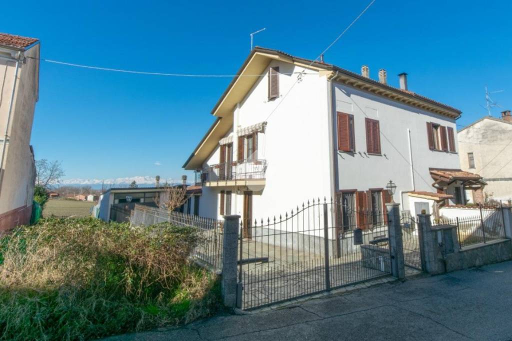 Casa Indipendente in vendita a Casale Monferrato via Fratelli Pietro e Giovanni Sosso, 23