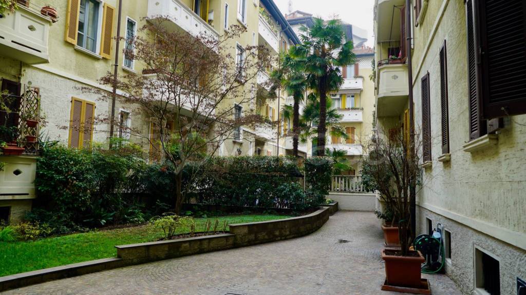 Appartamento in vendita a Milano via Ercole Ferrario