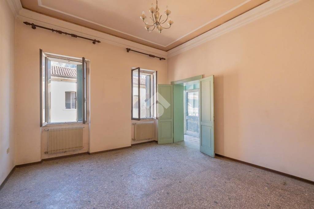 Casa Indipendente in vendita a Vittorio Veneto via Giuseppe Mazzini, 28