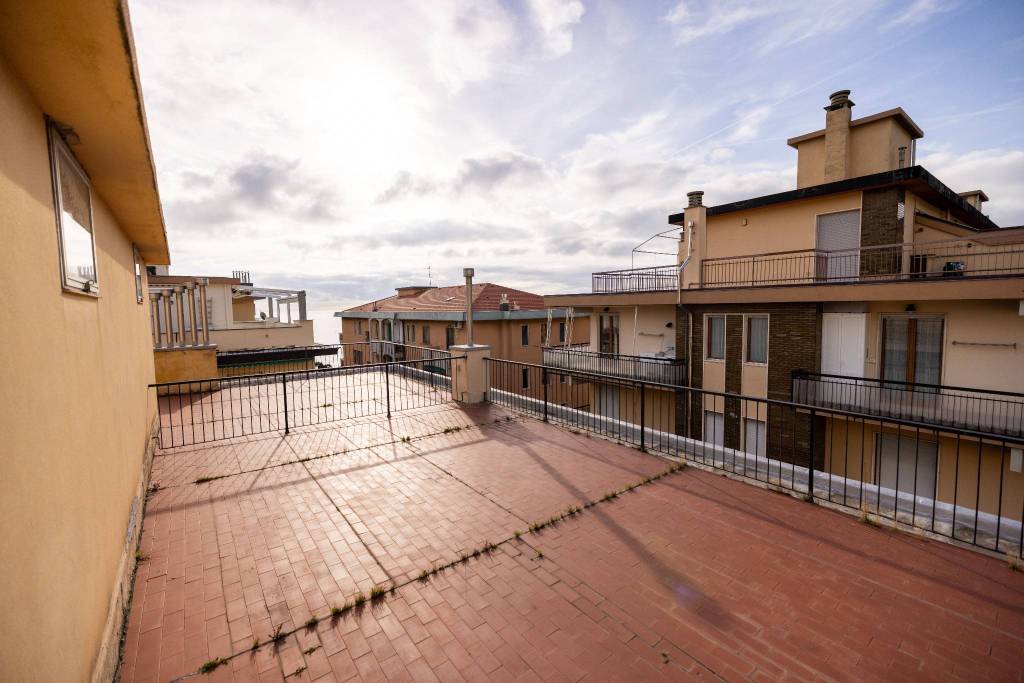 Appartamento in vendita a Cogoleto via delle Canisse, 7