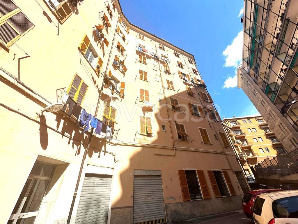Appartamento in vendita a Genova via Adelaide Cairoli, 6