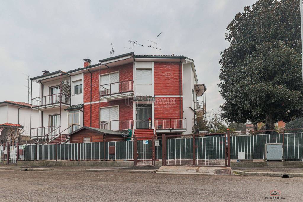 Casa Indipendente in vendita a Lugo via Canaletto