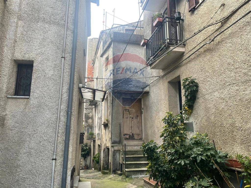 Casa Indipendente in vendita a Santa Caterina Albanese via umberto primo, 10