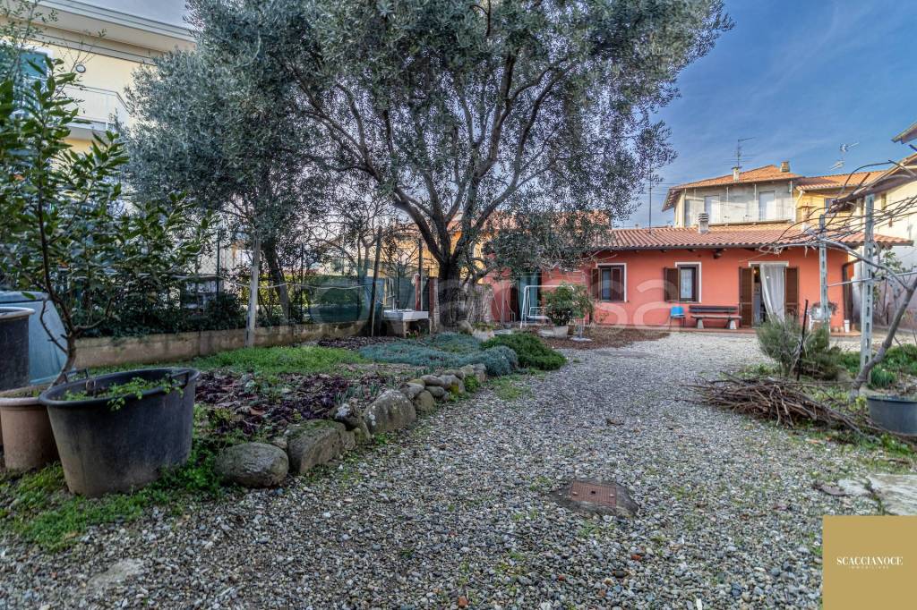 Villa in vendita a Gaglianico via Carlo Felice Trossi, 45