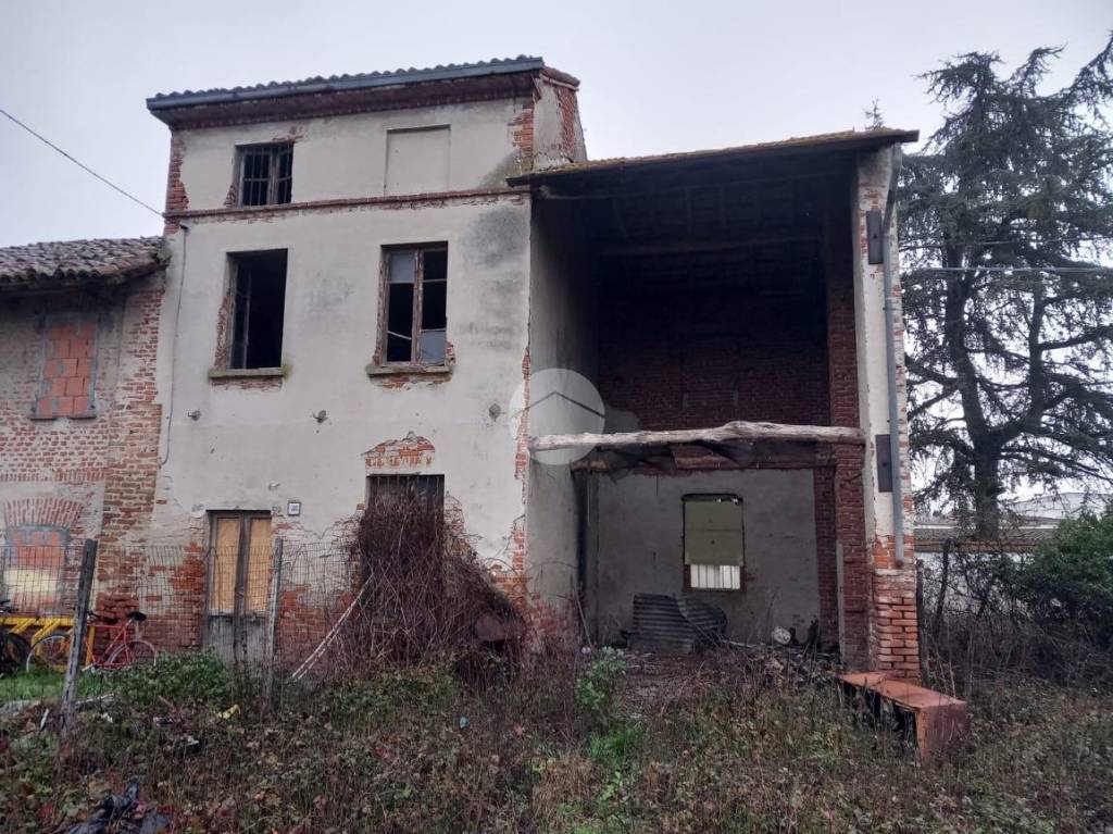 Colonica in vendita a Badia Pavese via Monticelli, 56