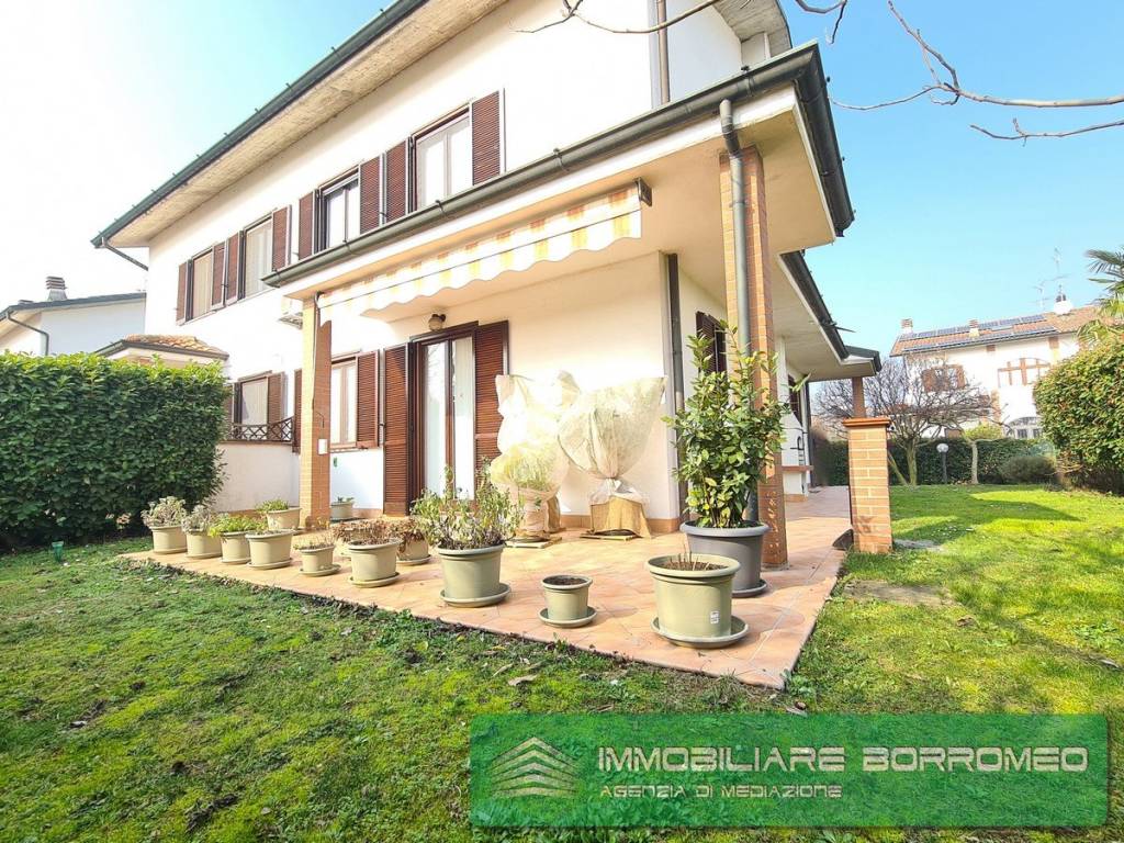 Villa Bifamiliare in vendita a Mediglia via Giuseppe Di Vittorio