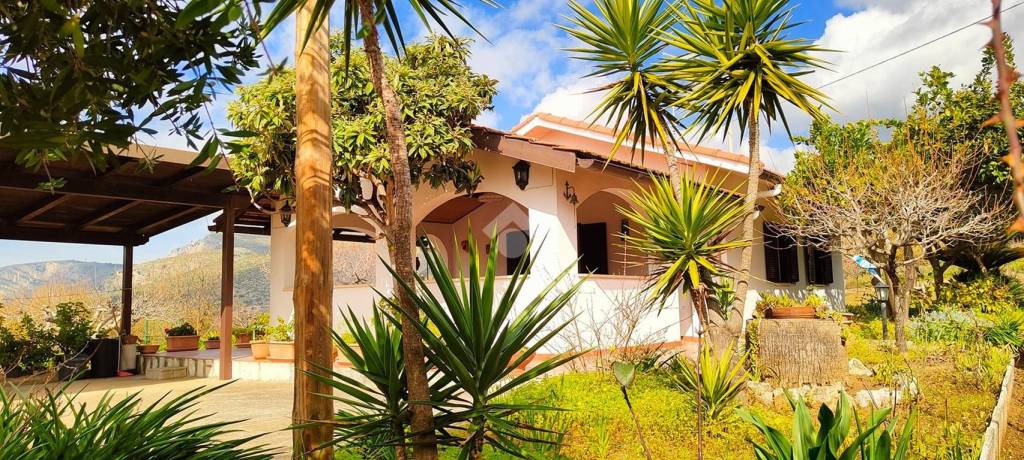 Villa in vendita a Gaeta via sr213, 14