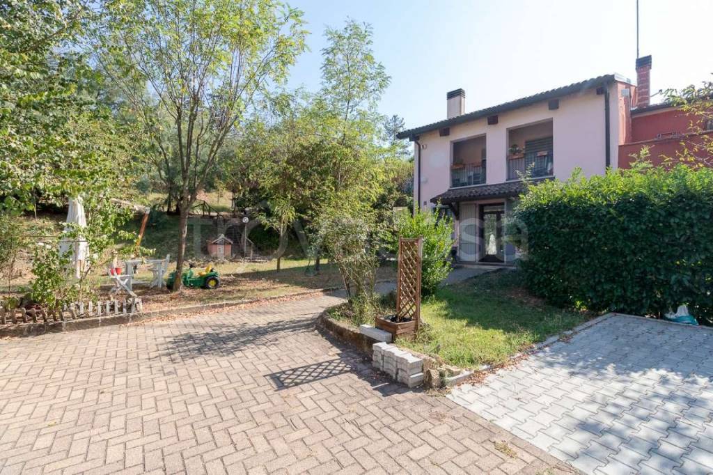 Villa in vendita a Pianoro via Gorgognano