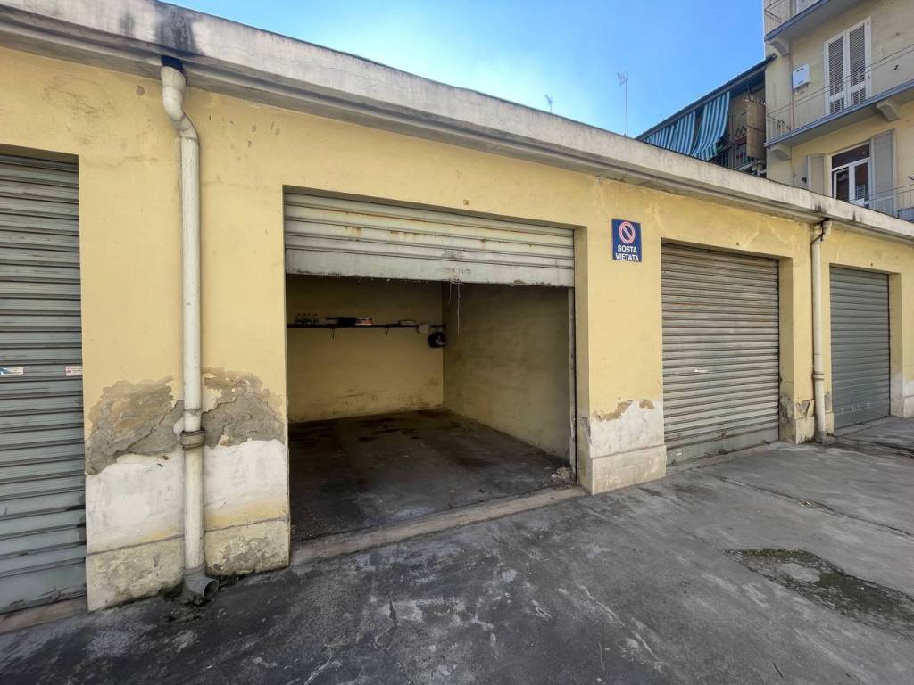 Garage in vendita a Torino via Carlo Castelnuovo delle Lanze, 7