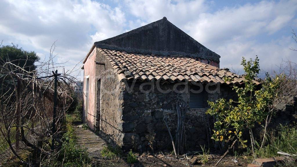 Terreno Agricolo in vendita ad Aci Sant'Antonio via Fossa Lupo