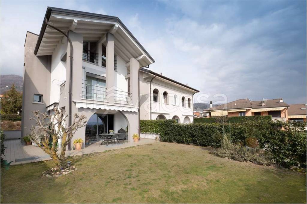 Villa in vendita ad Arizzano via Nuova Intra Premeno