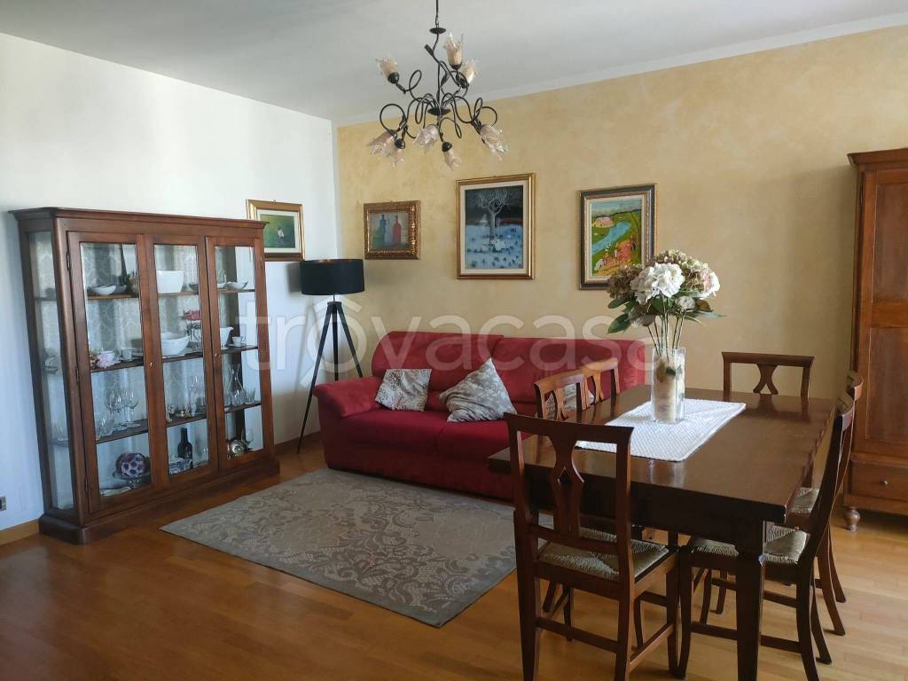 Appartamento in in vendita da privato a Castelnovo ne' Monti via Ugo Manfredi