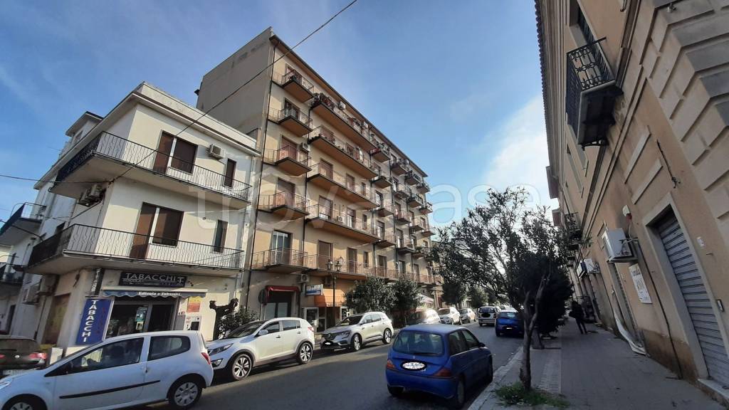 Appartamento in vendita a Siderno corso Giacomo Matteotti, 17