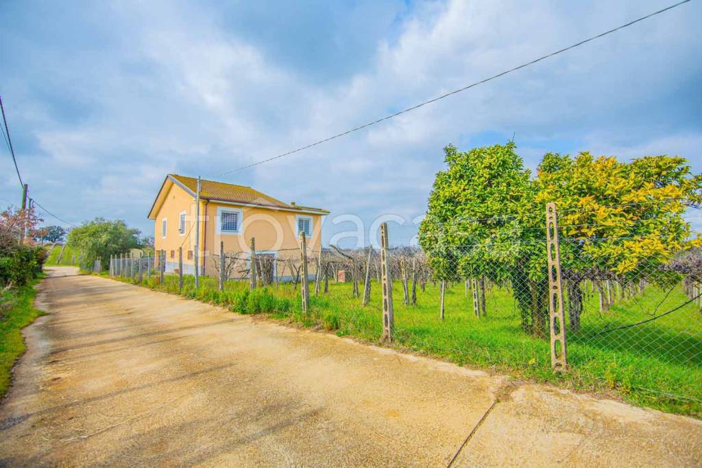 Villa in vendita ad Aprilia via Tufello, 7