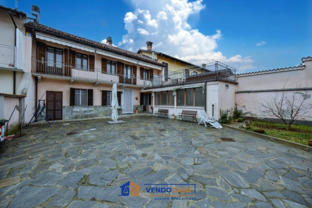 Villa in vendita a Carmagnola via Torino, 141