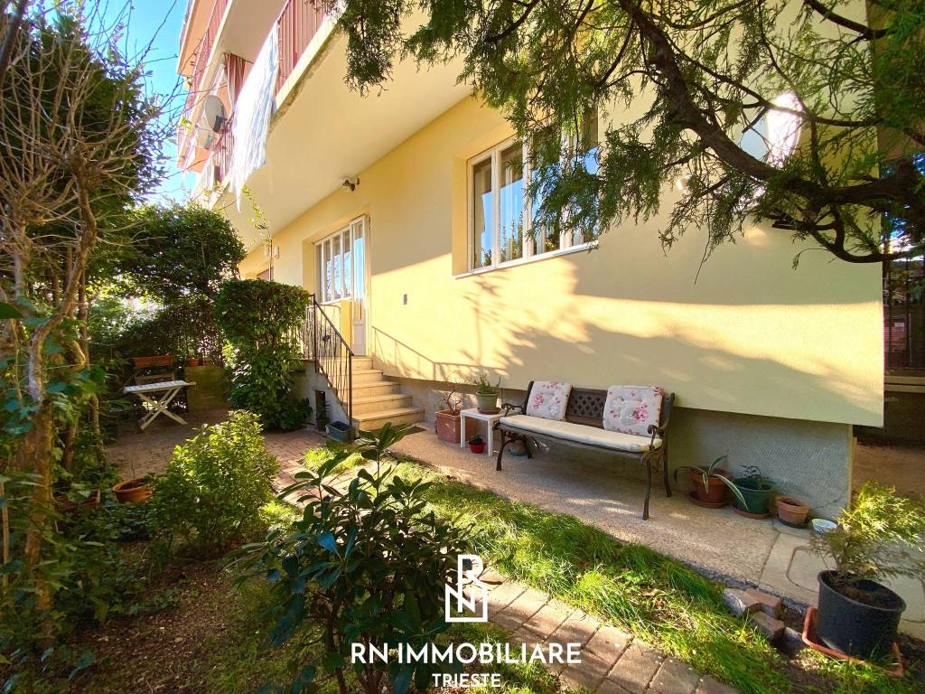 Appartamento in vendita a Trieste via di Romagna, 40