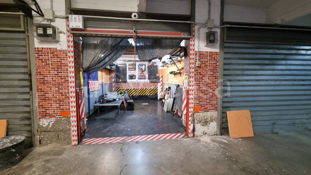 Garage in vendita a Genova via Giacomo Buranello, 6