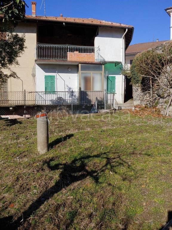 Casa Indipendente in vendita a Bolzano Novarese via Rimembranza
