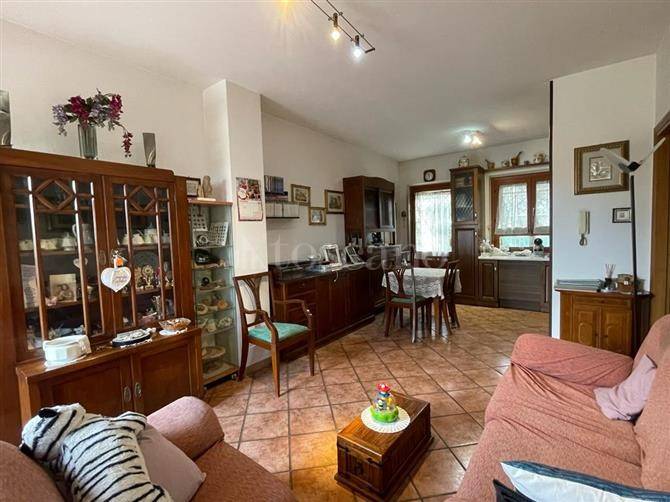 Villa a Schiera in vendita a Roma via di Torre Morena