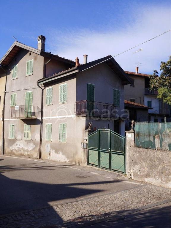 Casa Indipendente in vendita a Bolzano Novarese via Rimembranza