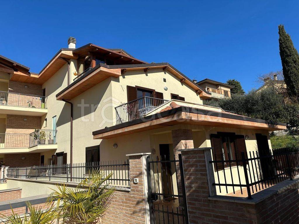 Appartamento in vendita a Castiglione del Lago via Roma, 10