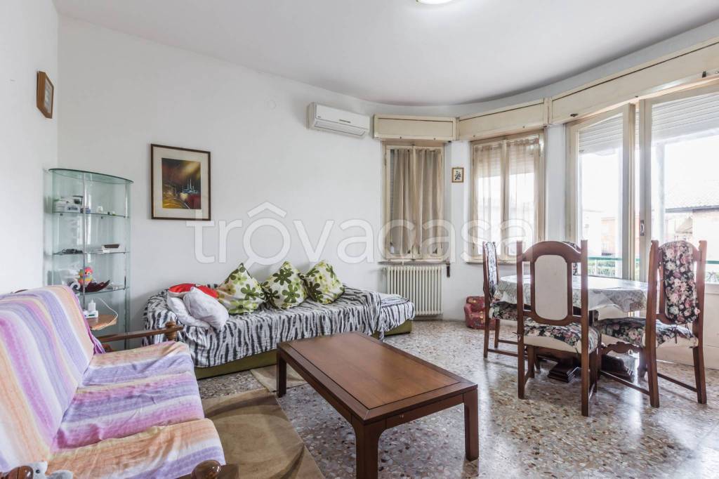 Appartamento in vendita a Parma strada Casa Bianca, 55
