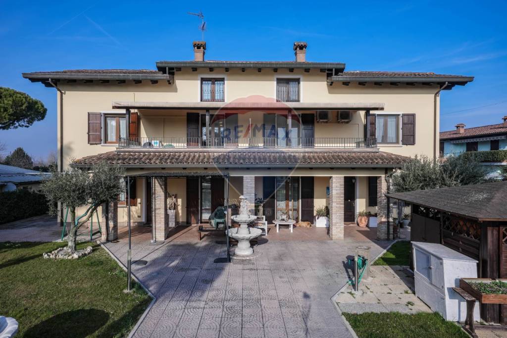 Villa Bifamiliare in vendita a Ravenna via Stradello, 4