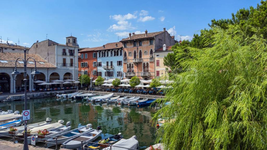 Attico in vendita a Desenzano del Garda lungo lago cesare battisti, 17