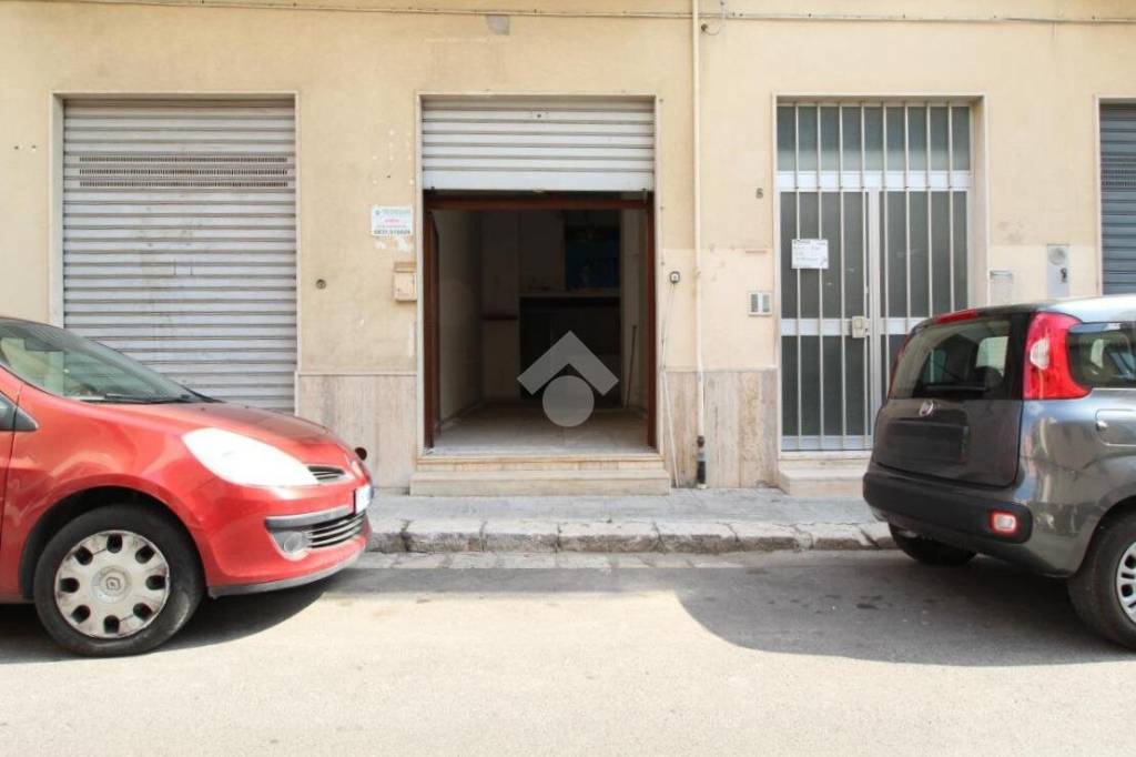 Garage in vendita a Brindisi via Isonzo, 10