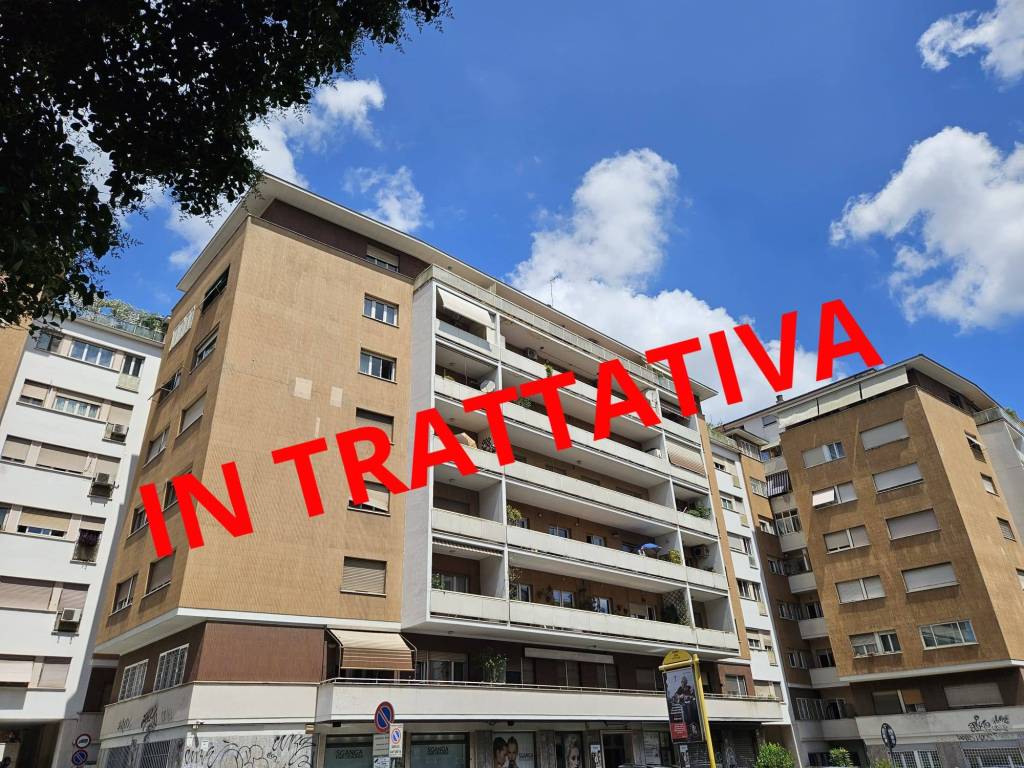 Appartamento in vendita a Roma via Angelo Emo, 144