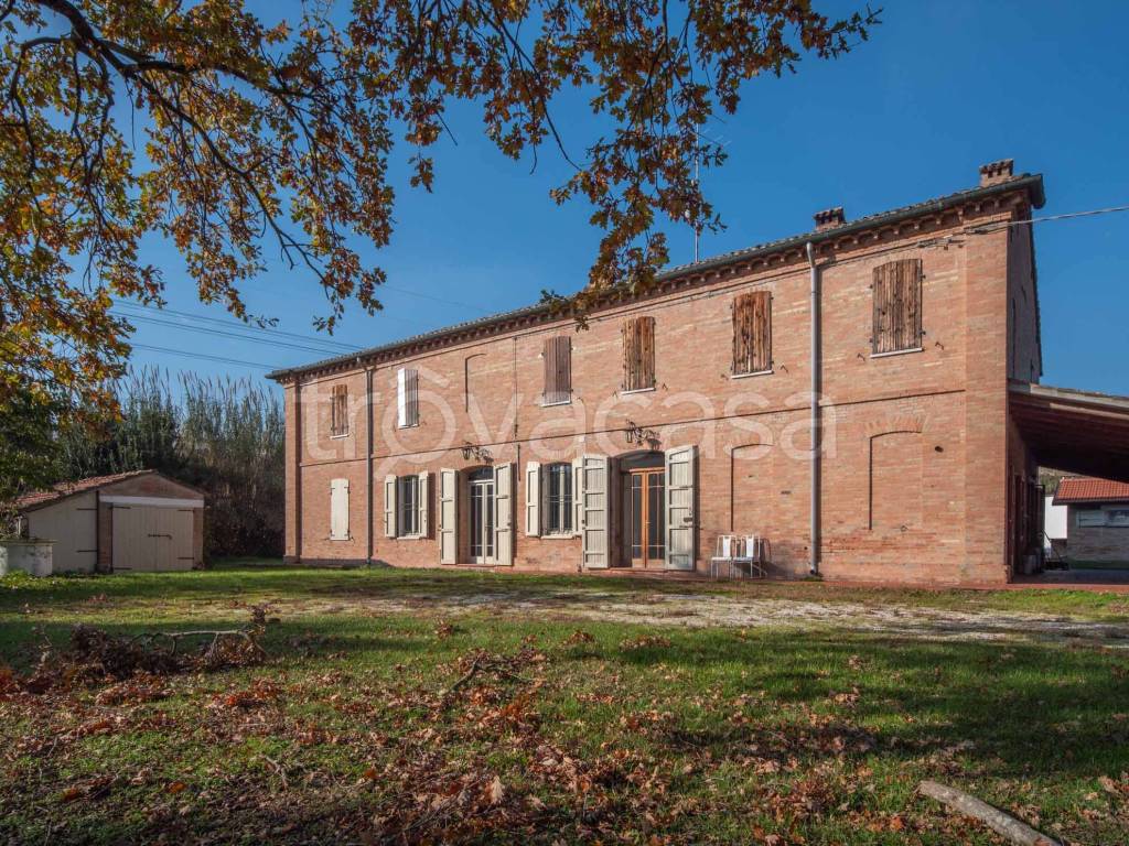 Casale in vendita a Ravenna via Argine Destro Montone
