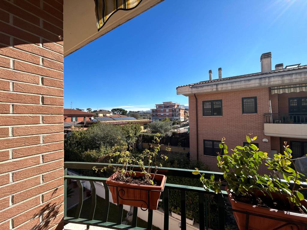 Appartamento in vendita a Roma via Castiglione di Sicilia