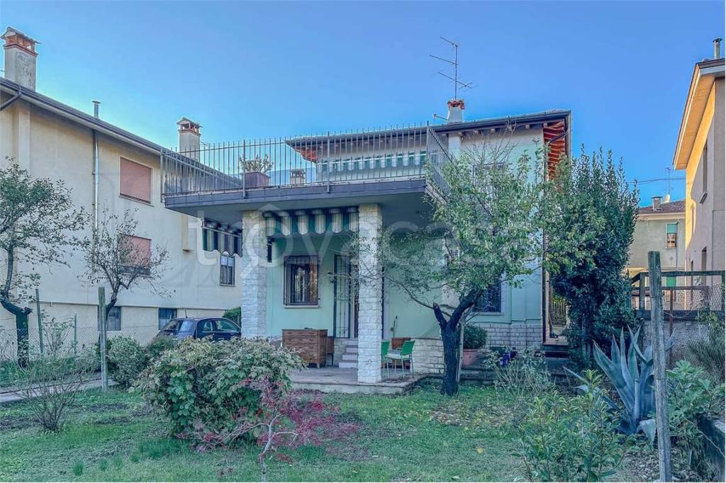 Villa in vendita a Brescia via Collebeato, snc