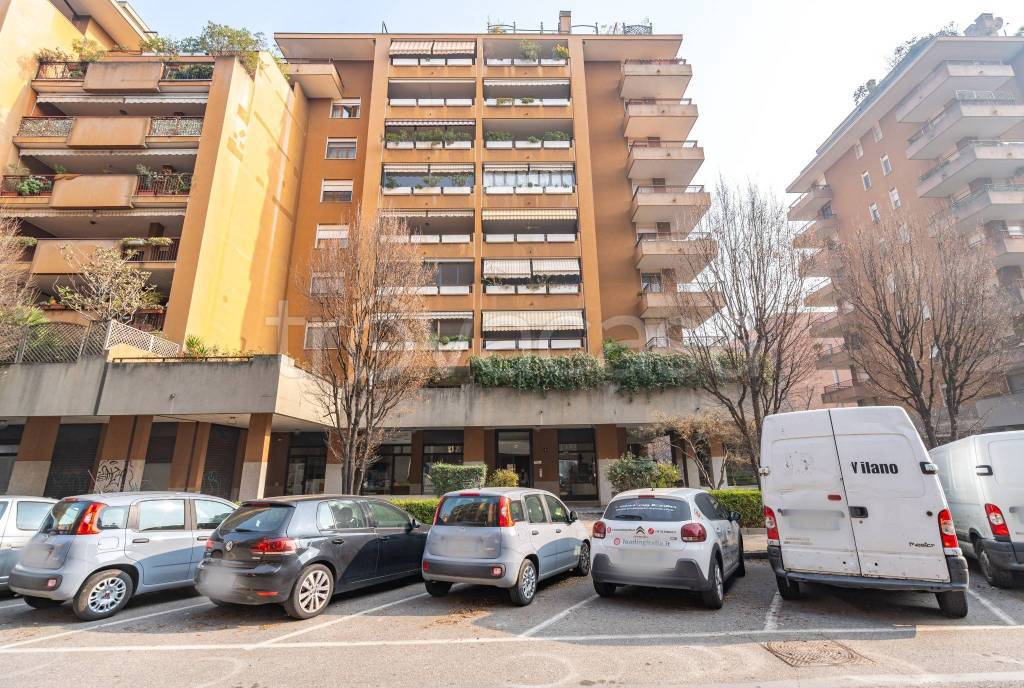 Appartamento in vendita a Milano via Ugo La Malfa, 8