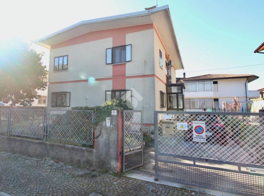Villa Bifamiliare in vendita a Udine via valcellina, 8