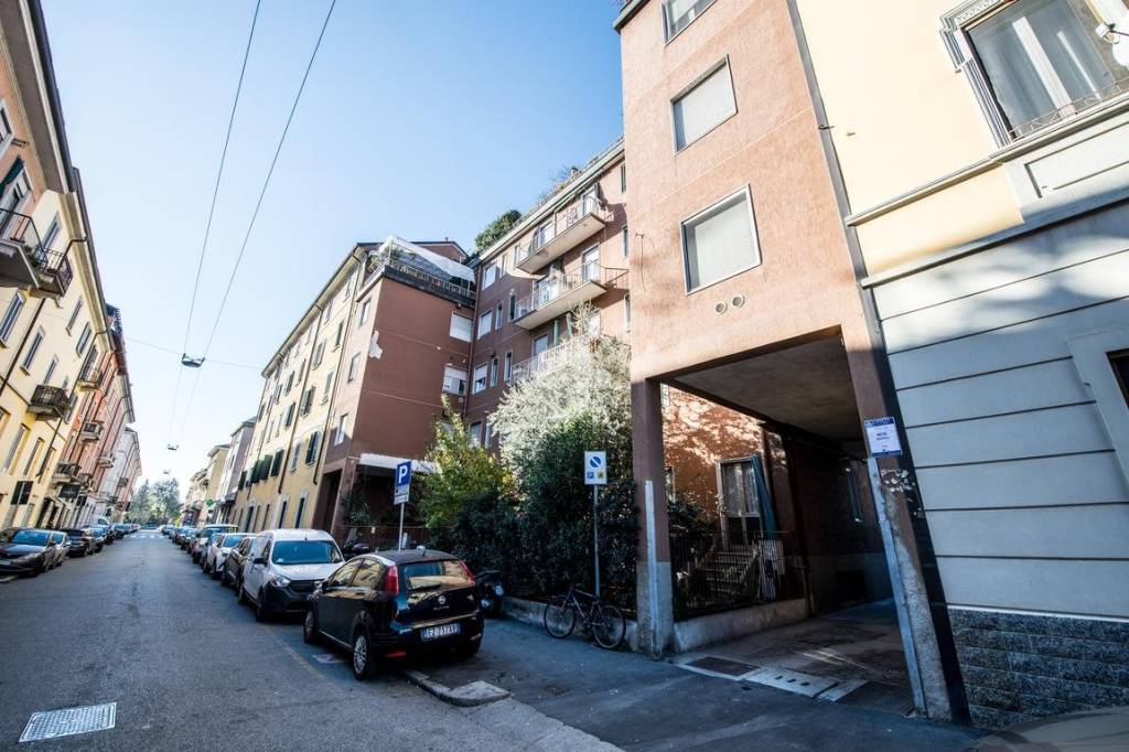 Appartamento in vendita a Milano via Monte Palombino, 15